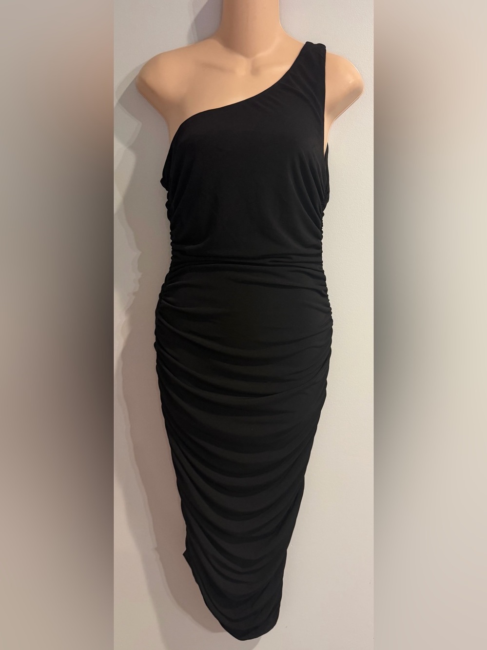 LULUS Total Appeal Black Ruched One Shoulder Bodycon Midi Cocktail Dress size M - Picture 2 of 4